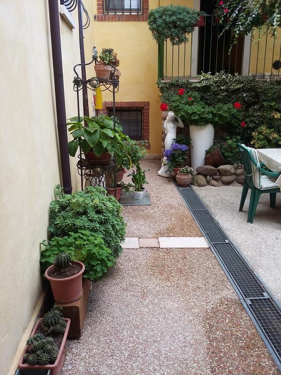 La Carbonara 6 Bed & Breakfast Bardolino Exterior photo